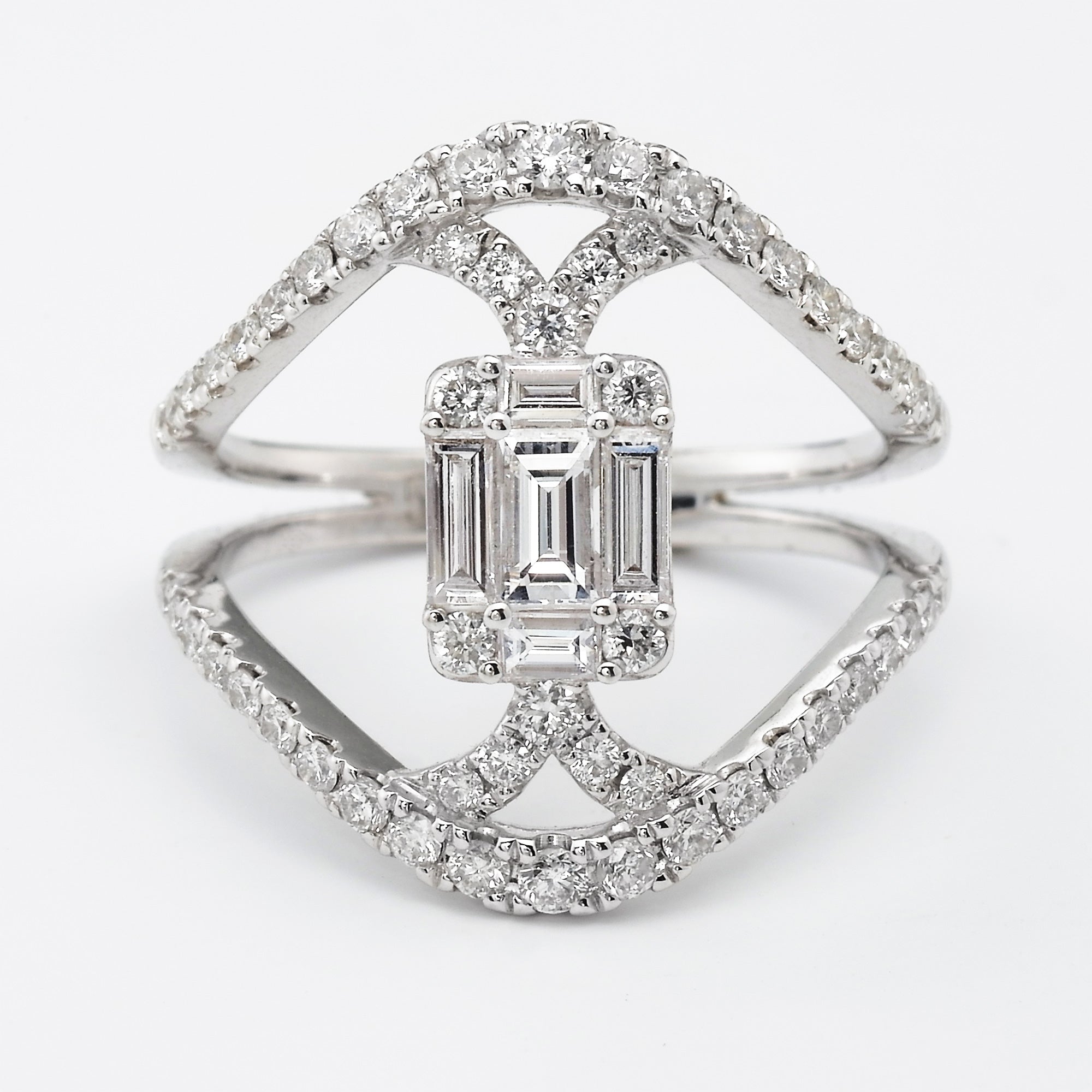 WHITE GOLD & DIAMOND STATEMENT RING