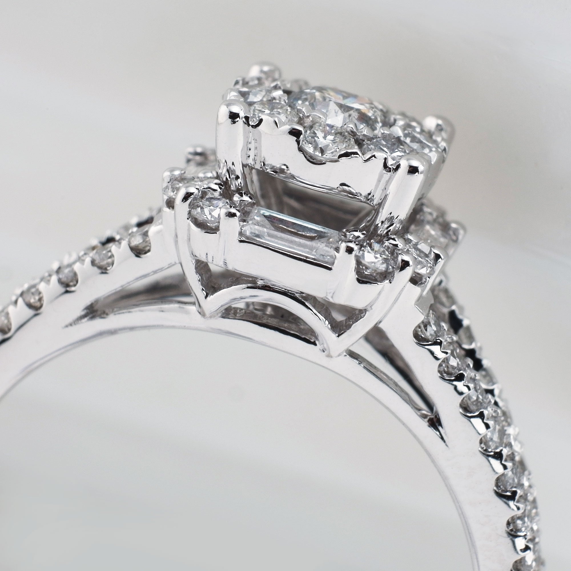 CLUSTER DIAMOND ENGAGEMENT RING